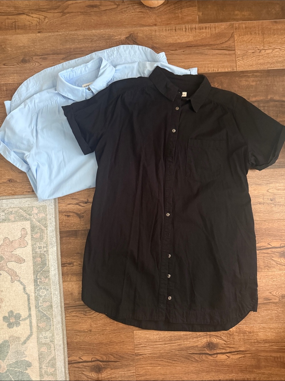 Eesome women’s lot of 2 Black / blue Short-Sleeve dresses medium